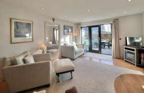 Central Spacious Ground Floor Flat with Courtyard